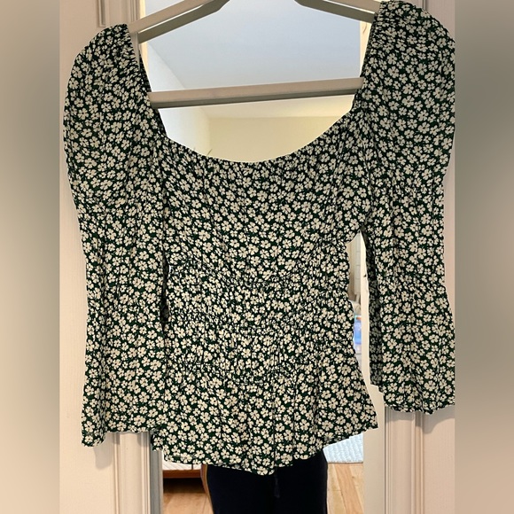 Reformation square neck top green with white flowers 100% viscose size medium - Picture 3 of 6